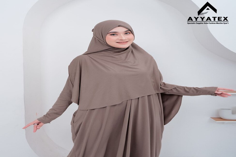 abaya jadi salah satu busana fashion muslim yang paling populer